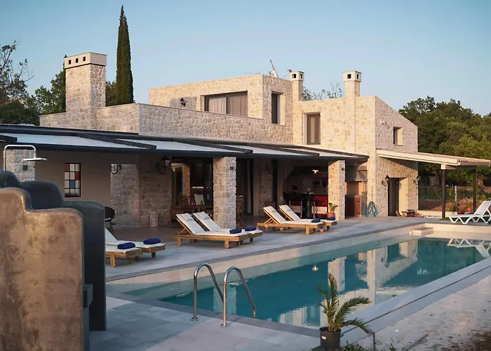 Villa Stratos Corfu -Private Pool And Hot Tub